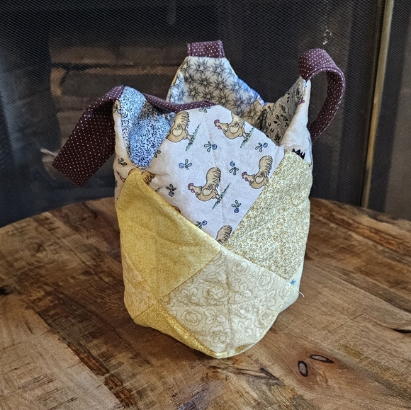 Reversible Handmade Quilted Patch Work Egg Basket Bag with Hens - Picture 2 of 7